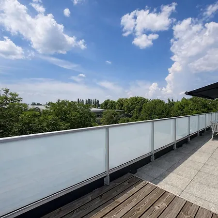 Le Kibitz Rooftop 아파트 *
